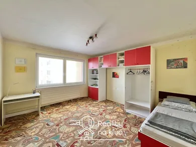 Na predaj 3-izbový byt, 78 m², Nové Zámky, J. Kráľa