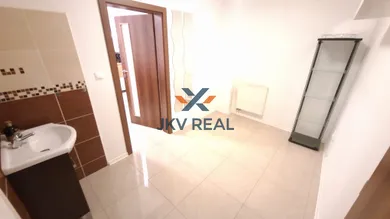 Komerčné priestory na prenájom, Pezinok · €290
