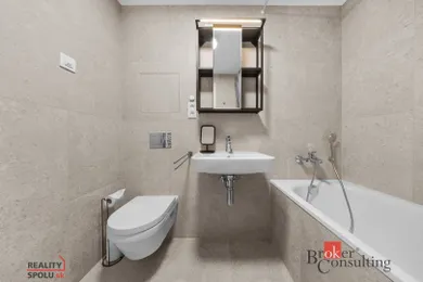 Na prenájom 2-izbový byt, 48 m², Bratislava-Nové Mesto