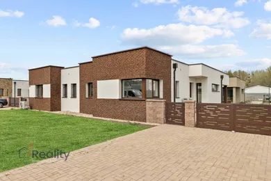 Domy na sprzedaż, 4-pokojowe, Dunajský Klátov · €185 000