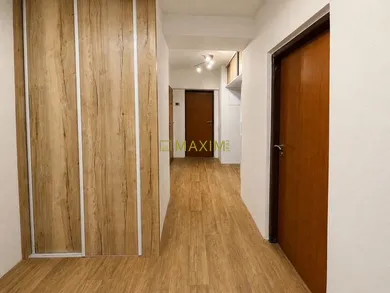 Na prenájom 3-izbový byt, 78 m², Bratislava-Nové Mesto, Nobelova