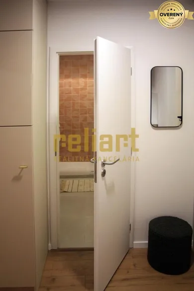 Na predaj 1-izbový byt, 38 m², Bratislava-Dúbravka, Sekurisova