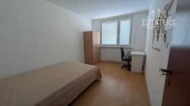 Na prenájom 3-izbový byt, 75 m², Bratislava-Petržalka, Bulíková