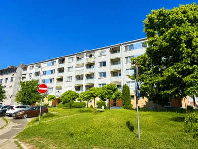 Na prenájom 3-izbový byt, 64 m², Šaľa, Hlavná