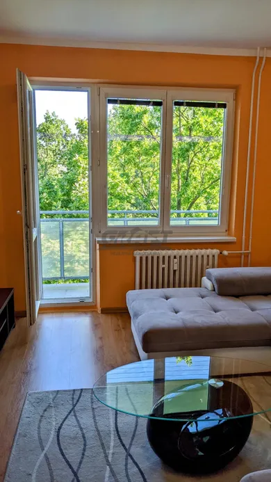 Na prenájom 2-izbový byt, 44 m², Bratislava-Ružinov, Ostredková