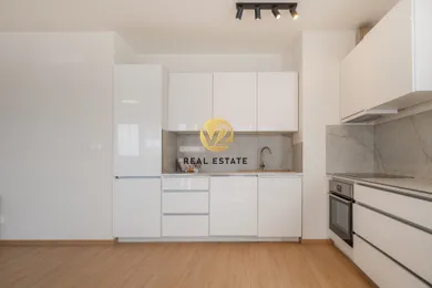 Na prenájom 3-izbový byt, 73 m², Nitra, Trnavská