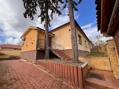 Na predaj 4-izbový dom, 174 m², Nitra, Vinohradnícka