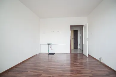 Na predaj 1-izbový byt, 24 m², Nové Zámky, Nábrežná