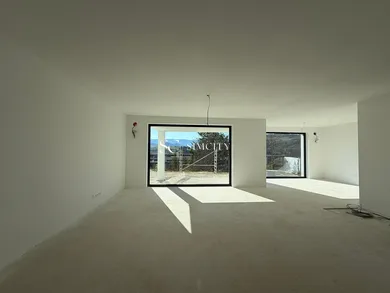 Na predaj dom v Banská Bystrica · €670 000 · Novostavba
