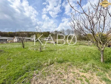 Na predaj pozemok, 687 m², Jelenec