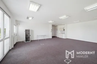 Na prenájom objekt, 108 m², Trnava, Zavarská
