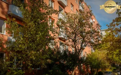 Na predaj 4-izbový byt, 88 m², Bratislava-Staré Mesto, Krížna