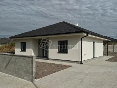 Будинки на продаж, Dunajská Streda · €285 000