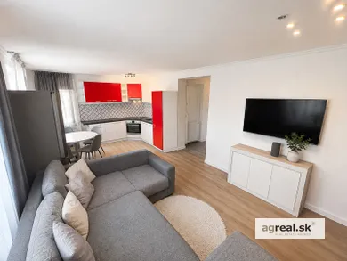 Mieszkania na sprzedaż, 3-pokojowe, Trstice · €159 900
