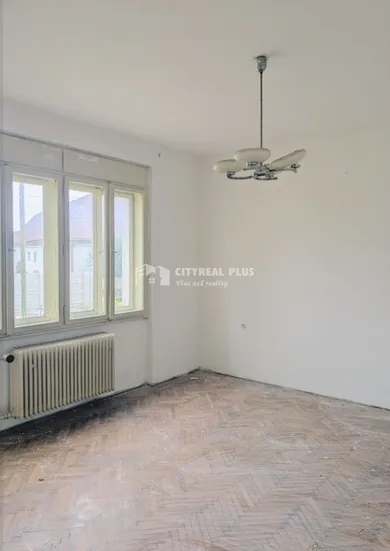 Na predaj 6-izbový dom, 250 m², Kamenín