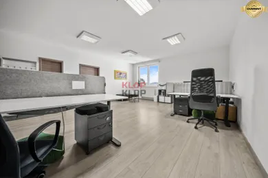 Na prenájom komerčné, 75 m², Bratislava-Petržalka, Bosákova