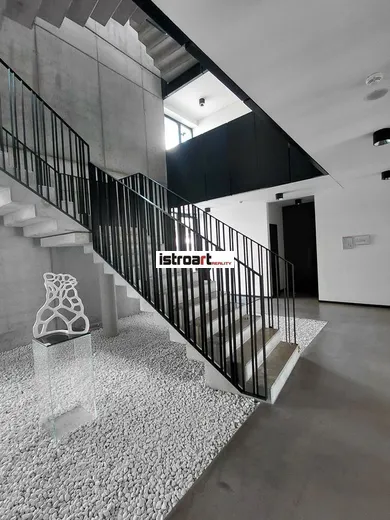Na prenájom komerčné, 285 m², Bratislava-Ružinov, Slovnaftská