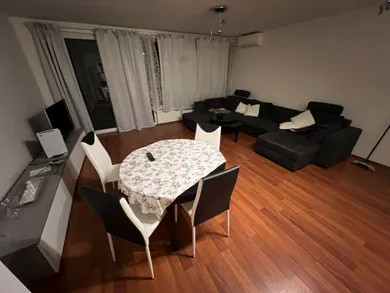 Na prenájom 3-izbový byt, 85 m², Bratislava-Petržalka, Pajštúnska