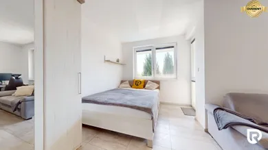 Na predaj 1-izbový byt, 38 m², Bratislava-Podunajské Biskupice