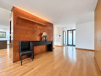 Na prenájom dom, 350 m², Bratislava-Karlova Ves, Svrčia