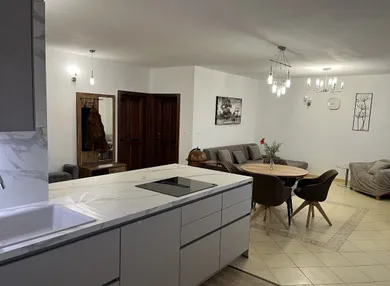 Na prenájom 3-izbový byt, 80 m², Bratislava-Petržalka, Šustekova