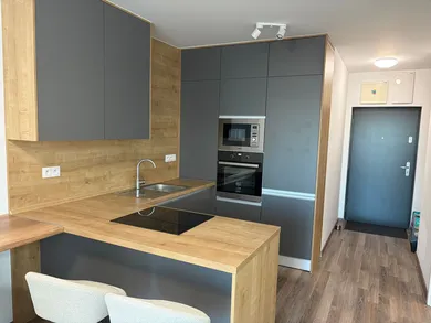 Na prenájom 1-izbový byt, 38 m², Bratislava-Dúbravka, Agátová