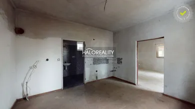 Na predaj dom, 248 m², Sekule