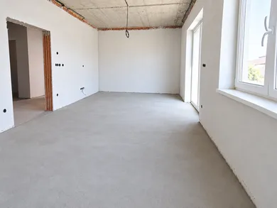 Na predaj 3-izbový byt, 80 m², Gabčíkovo