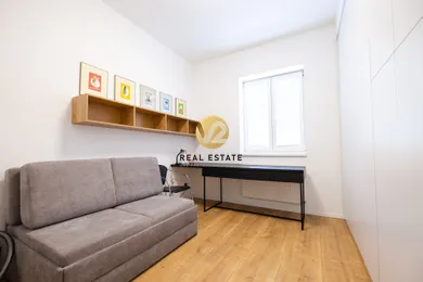 Na prenájom 3-izbový byt, 90 m², Nitra, Fraňa Mojtu