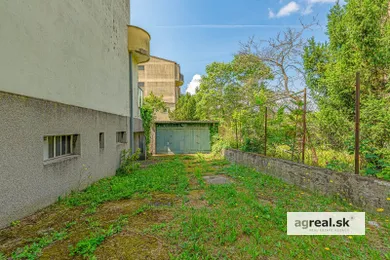 Na predaj 5-izbový dom, 227 m², Bratislava-Staré Mesto, Kubániho