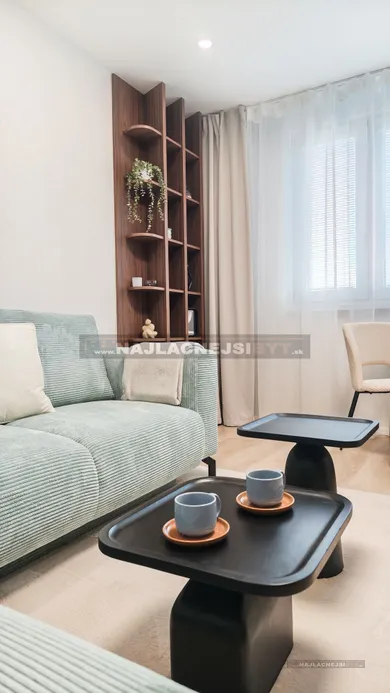 Na predaj 4-izbový byt, 86 m², Bratislava-Petržalka, Znievska