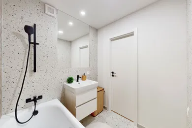 Na predaj 4-izbový byt, 71 m², Bratislava-Petržalka