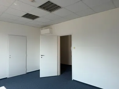 Na prenájom objekt v Bratislava-Staré Mesto · €405 · Dokončené