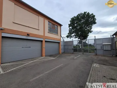 Na prenájom komerčné, 60 m², Trnava, Coburgova