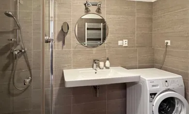 Na prenájom 2-izbový byt, 52 m², Bratislava-Karlova Ves