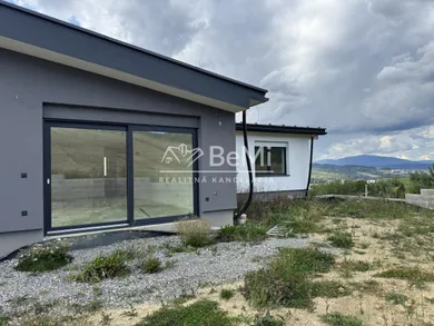 Na predaj dom, 215 m², Ťapešovo, -