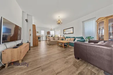 Na predaj 3-izbový dom, 144 m², Šamorín, Hlavná