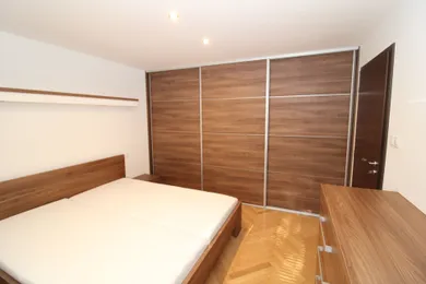 Na prenájom 3-izbový byt, 76 m², Piešťany, Vajanského