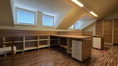 Na prenájom komerčné, 170 m², Levice, Koháryho ul.