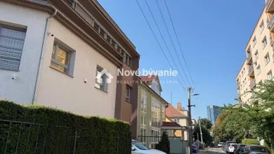 Domy na sprzedaż, 15-pokojowe, Bratislava-Ružinov · €1