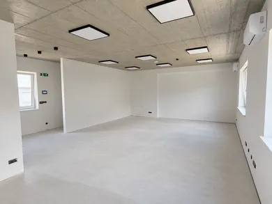 Na prenájom komerčné, 192 m², Trenčín, Bratislavská