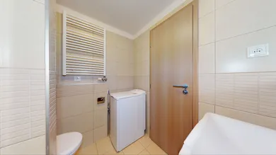 Na prenájom 1-izbový byt, 34 m², Bratislava-Ružinov, Plynárenská