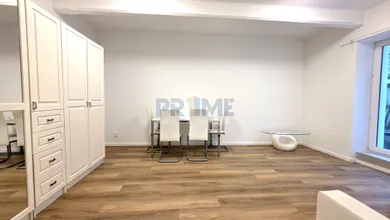 Na prenájom 2-izbový byt, 45 m², Bratislava-Staré Mesto, Grösslingova