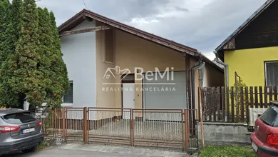 Lokale komercyjne na wynajem, Žilina · €1560