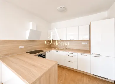 Mieszkania na sprzedaż, 3-pokojowe, Senec · €243 000