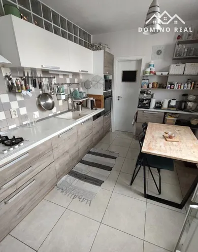 Квартиры на продажу, 3-комнатные, Piešťany · €177 900