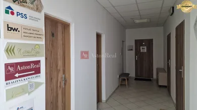 Na prenájom komerčné, 38 m², Poprad, Námestie Sv. Egídia