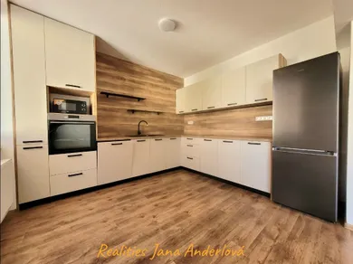 Byty na prenájom 2-izbový, Banská Bystrica · €780
