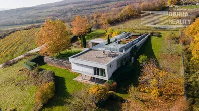 Na predaj 5-izbový dom, 63 m², Svätý Jur