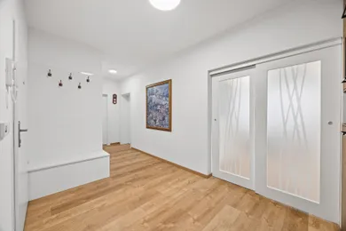 Na predaj 3-izbový byt, 83 m², Bratislava-Ružinov, Galvaniho